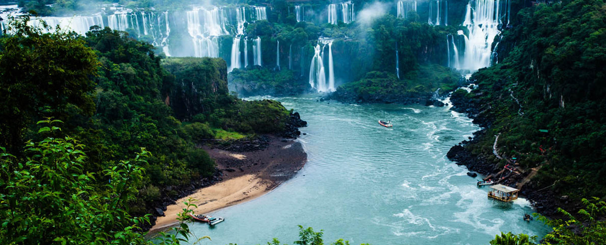 Discover the biggest and most beautiful waterfall in Brazil