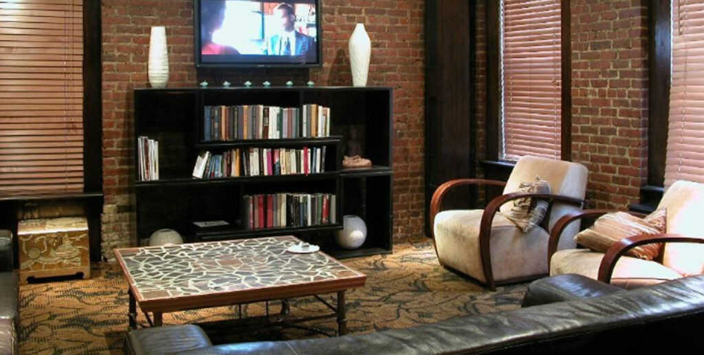 Broadway International Hotel & Hostel