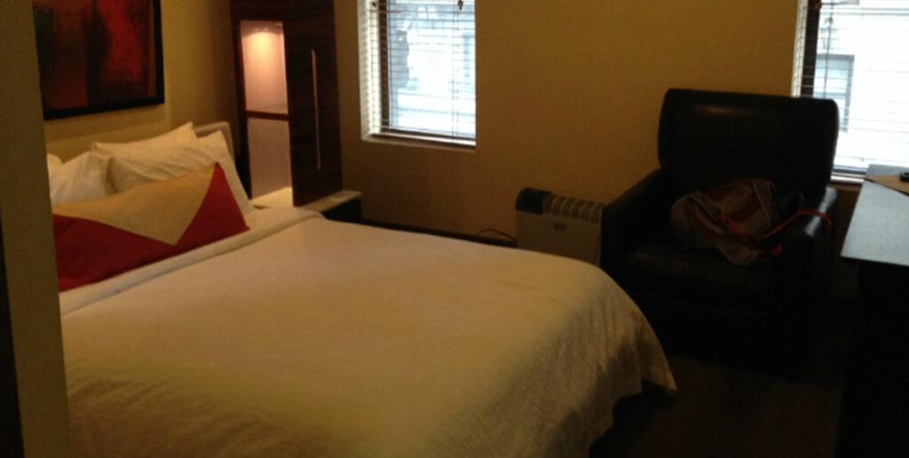 Broadway International Hotel & Hostel