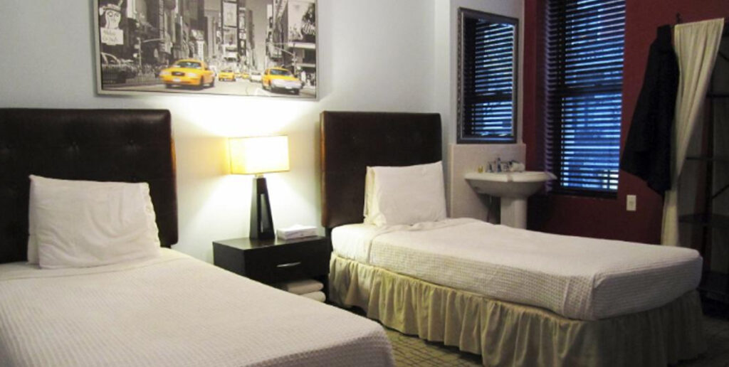 Broadway International Hotel & Hostel