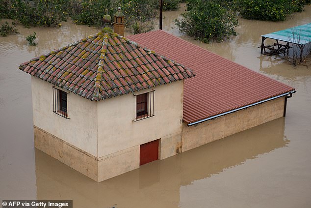 Storm Gloria: Bad weather continues to devastate Spain