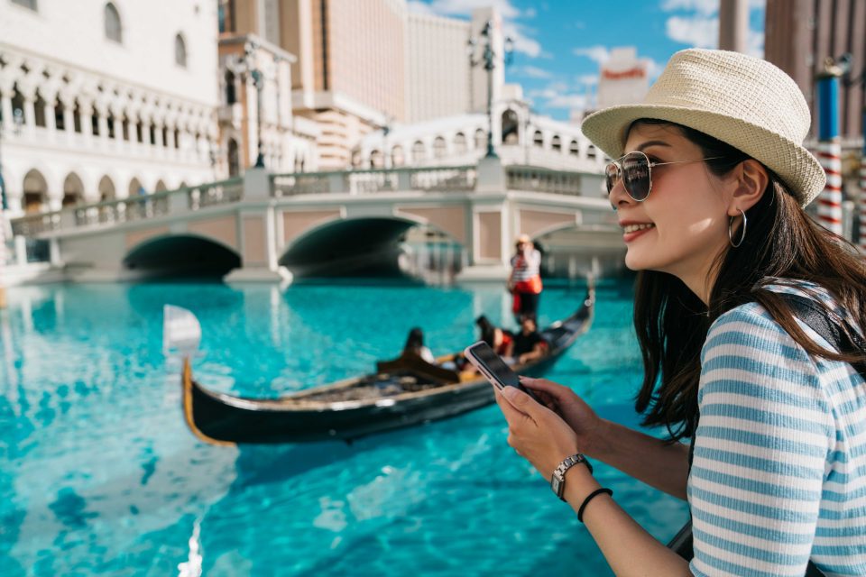 Over-tourism: Venice to track down mobile phones of tourists.