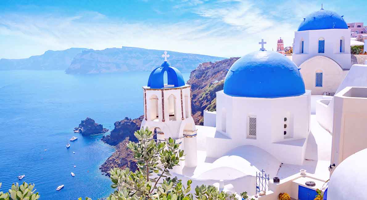 Fira in Santorini: A destination that should be on your travel bucket list!