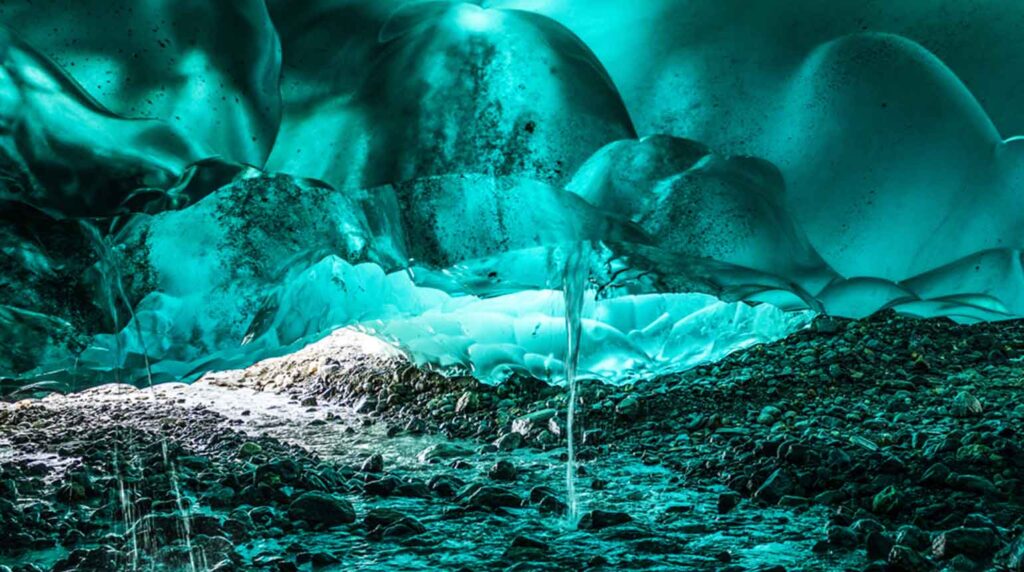 The-Mendenhall-Ice-Caves