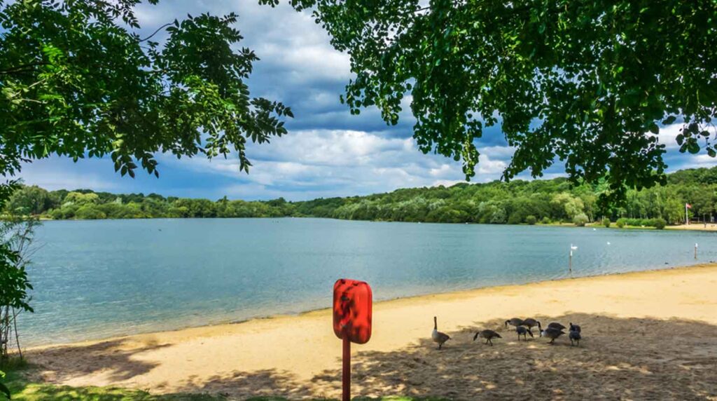 Places-in-London-Ruislip-Lido