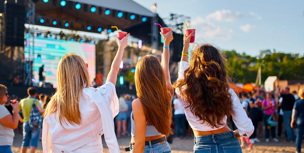 Beach Parties & Night Vibes